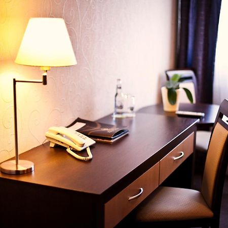 Hotel Cztery Pory Roku Glogow Malopolski ภายนอก รูปภาพ