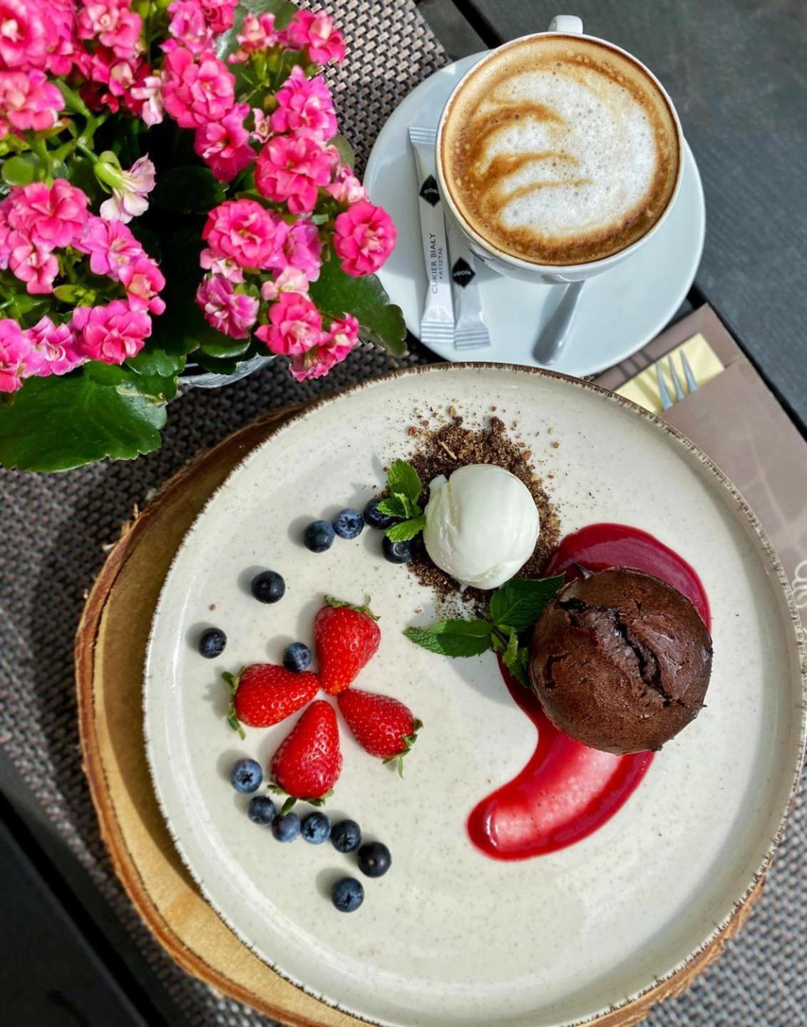 Hotel Cztery Pory Roku Glogow Malopolski ภายนอก รูปภาพ