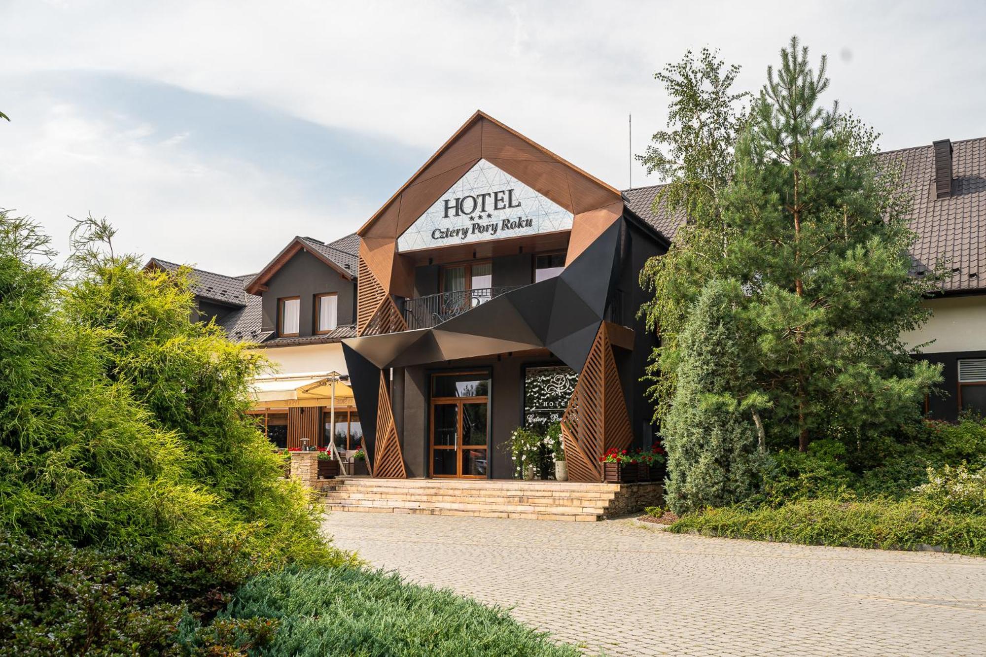 Hotel Cztery Pory Roku Glogow Malopolski ภายนอก รูปภาพ